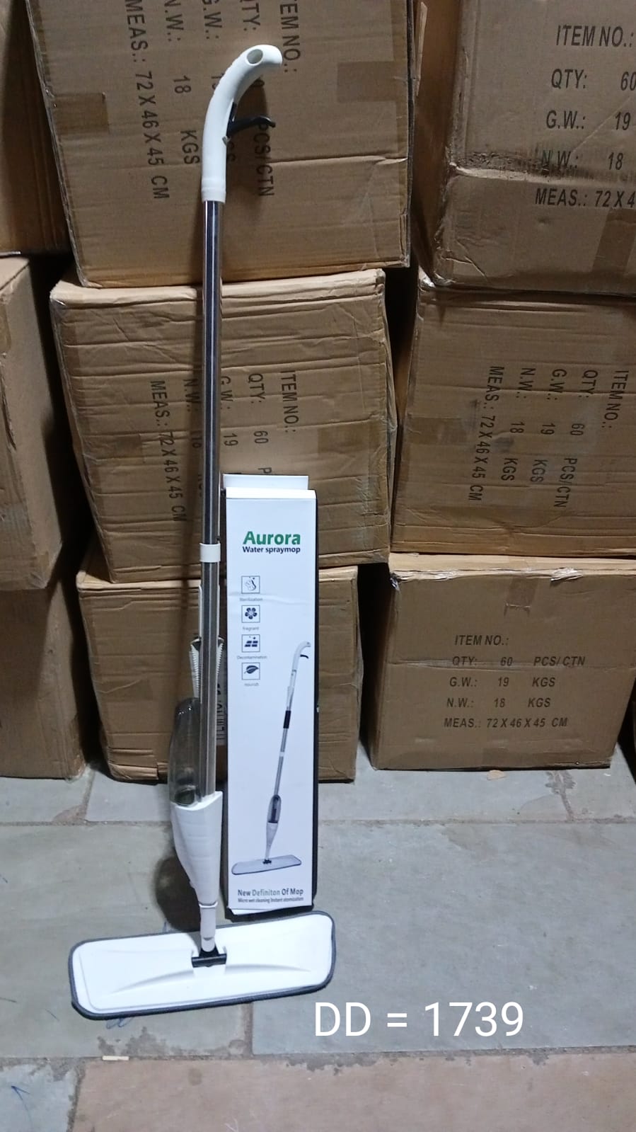 Floor cleaning mop with spray and washable pad Floor cleaning mop with spray and washable pad